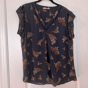 LAST CHANCE 11/21! Navy sleeveless print blouse